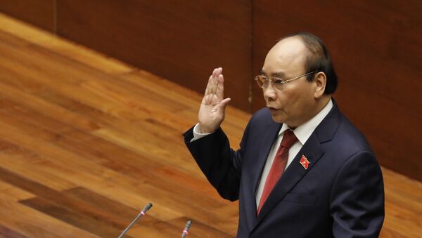 Chủ tịch nước Nguyễn Xuân Phúc tuyên thệ nhậm chức. - Sputnik Việt Nam
