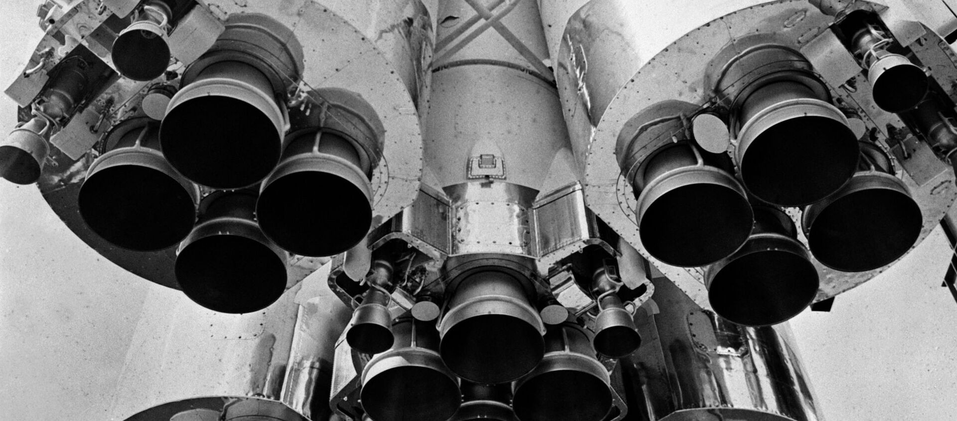 Tên lửa đẩy với tàu vũ trụ Vostok trong gian Cosmos tại Triển lãm Thành tựu Kinh tế Quốc dân Liên Xô - Sputnik Việt Nam, 1920, 12.04.2021