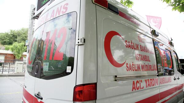 Xe cứu thương trên đường phố Istanbul, Thổ Nhĩ Kỳ - Sputnik Việt Nam