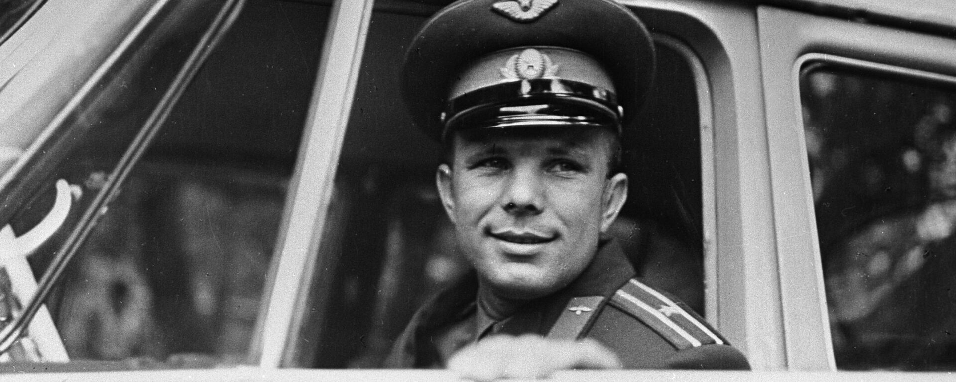 Nhà du hành vũ trụ đầu tiên của thế giới, Anh hùng Liên Xô Yuri Gagarin. - Sputnik Việt Nam, 1920, 12.04.2021