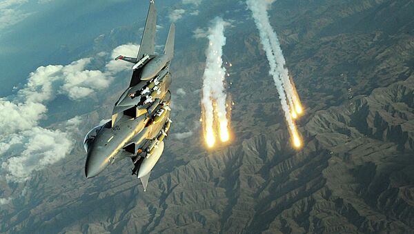 F-15E Strike Eagle triển khai cầu thang trong một nhiệm vụ ở Afghanistan - Sputnik Việt Nam