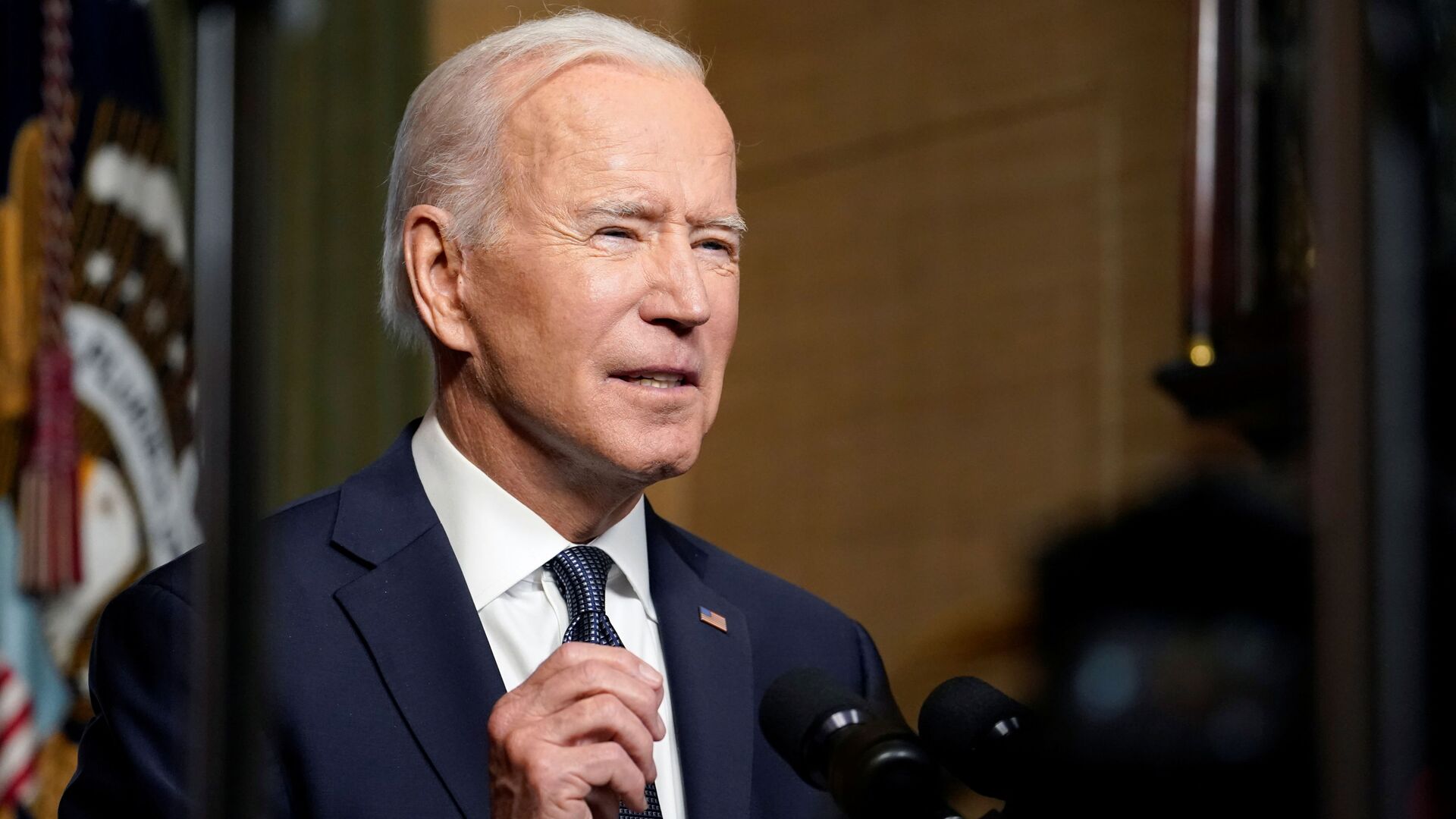 U.S. President Joe Biden leaves delivers remarks on his plan to withdraw American troops from Afghanistan, at the White House, Washington, U.S., April 14, 2021. - Sputnik Việt Nam, 1920, 18.11.2021