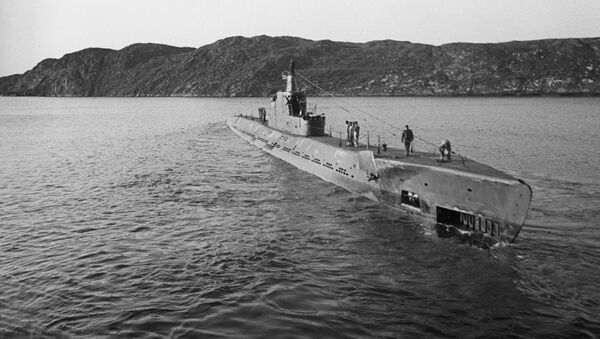  Tàu ngầm K-21 của Liên Xô thuộc loại  tuần dương xuất phát thực hiện nhiệm vụ chiến đấu. - Sputnik Việt Nam