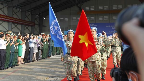 Nghi lễ xuất quân Bệnh viện dã chiến cấp 2 số 3 lên đường làm nhiệm vụ tại Bentiu, Nam Sudan. - Sputnik Việt Nam