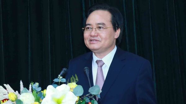 Đồng chí Phùng Xuân Nhạ, Phó Trưởng Ban Tuyên giáo Trung ương phát biểu tại hội nghị.  - Sputnik Việt Nam