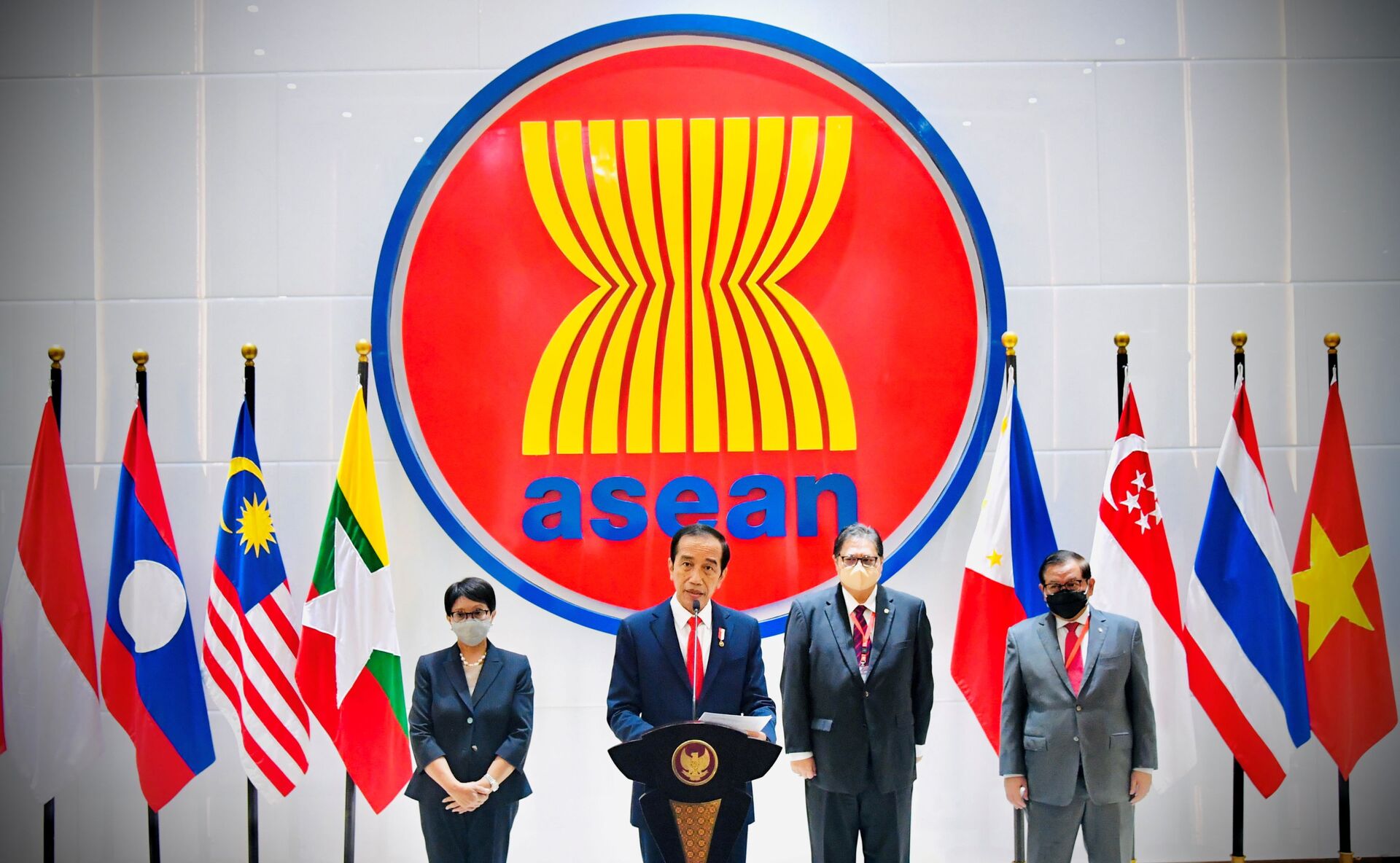ASEAN sẽ bảo vệ quân đội Myanmar khỏi các biện pháp cứng rắn từ bên ngoài - Sputnik Việt Nam, 1920, 27.04.2021
