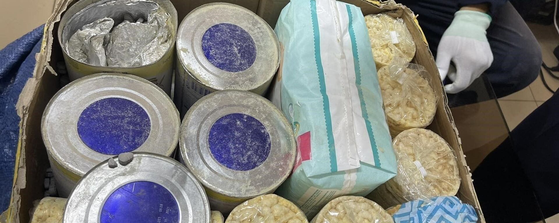 Ngày 27/4/2021, Cục Hải quan TP HCM tiến hành kiểm tra và thu giữ gần 36kg ma túy các loại, được ngụy trang tinh vi trong các lô hàng nhập khẩu theo dạng quà biếu - Sputnik Việt Nam, 1920, 17.06.2022