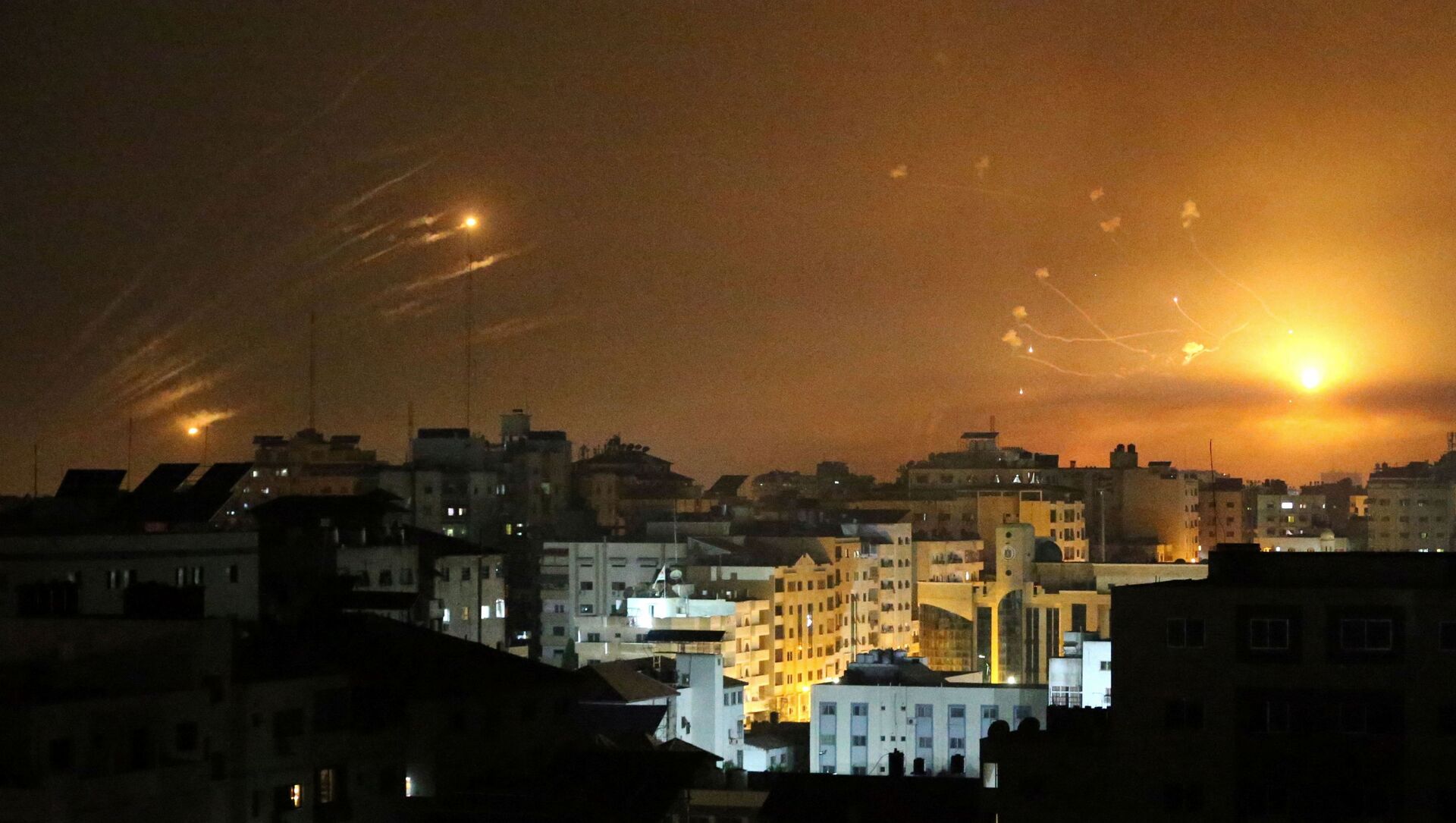 Israel bắn hạ những quả rocket phóng từ Dải Gaza (ngày 12/5/2021) - Sputnik Việt Nam, 1920, 12.05.2021