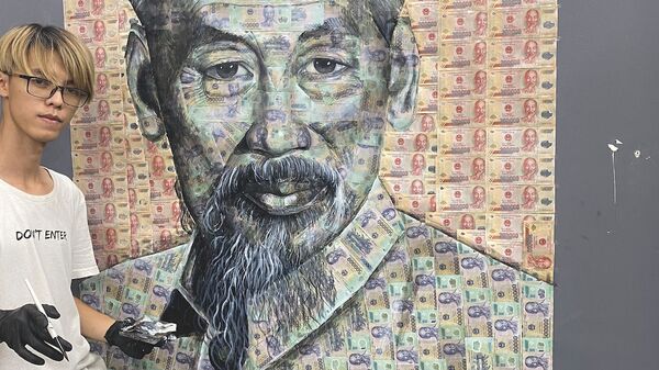 Lê Đại Phát và bức tranh Chủ tịch Hồ Chí Minh bằng tiền polymer - Sputnik Việt Nam