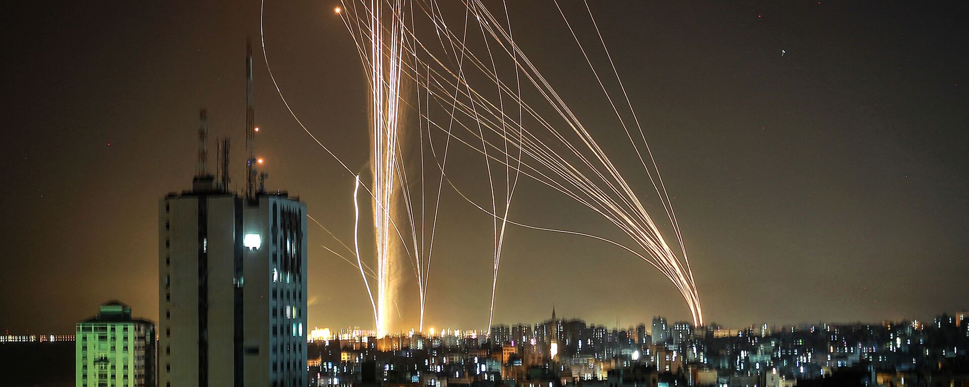 Tên lửa được phóng từ thành phố Gaza do phong trào Hamas của Palestine kiểm soát - Sputnik Việt Nam, 1920, 31.10.2023