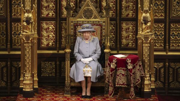 Nữ hoàng Elizabeth II của Vương quốc Anh có bài phát biểu trước Viện Quý tộc tại Điện Westminster ở London - Sputnik Việt Nam