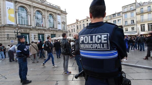 Cảnh sát Pháp làm nhiệm vụ trên đường phố ở Montpellier - Sputnik Việt Nam