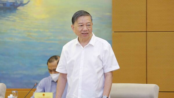 Đại tướng Tô Lâm, Bộ trưởng Bộ Công an, Ủy viên Hội đồng Bầu cử quốc gia phát biểu - Sputnik Việt Nam