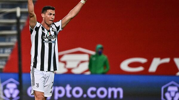 Tiền đạo Cristiano Ronaldo của Bồ Đào Nha ăn mừng chiến thắng trong trận chung kết Cúp quốc gia Ý. - Sputnik Việt Nam