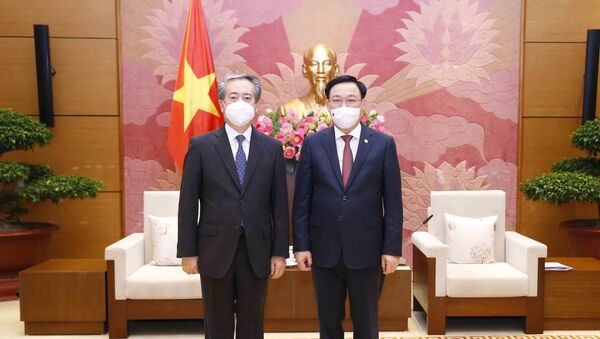 Chủ tịch Quốc hội Vương Đình Huệ tiếp Đại sứ Trung Quốc tại Việt Nam - Sputnik Việt Nam