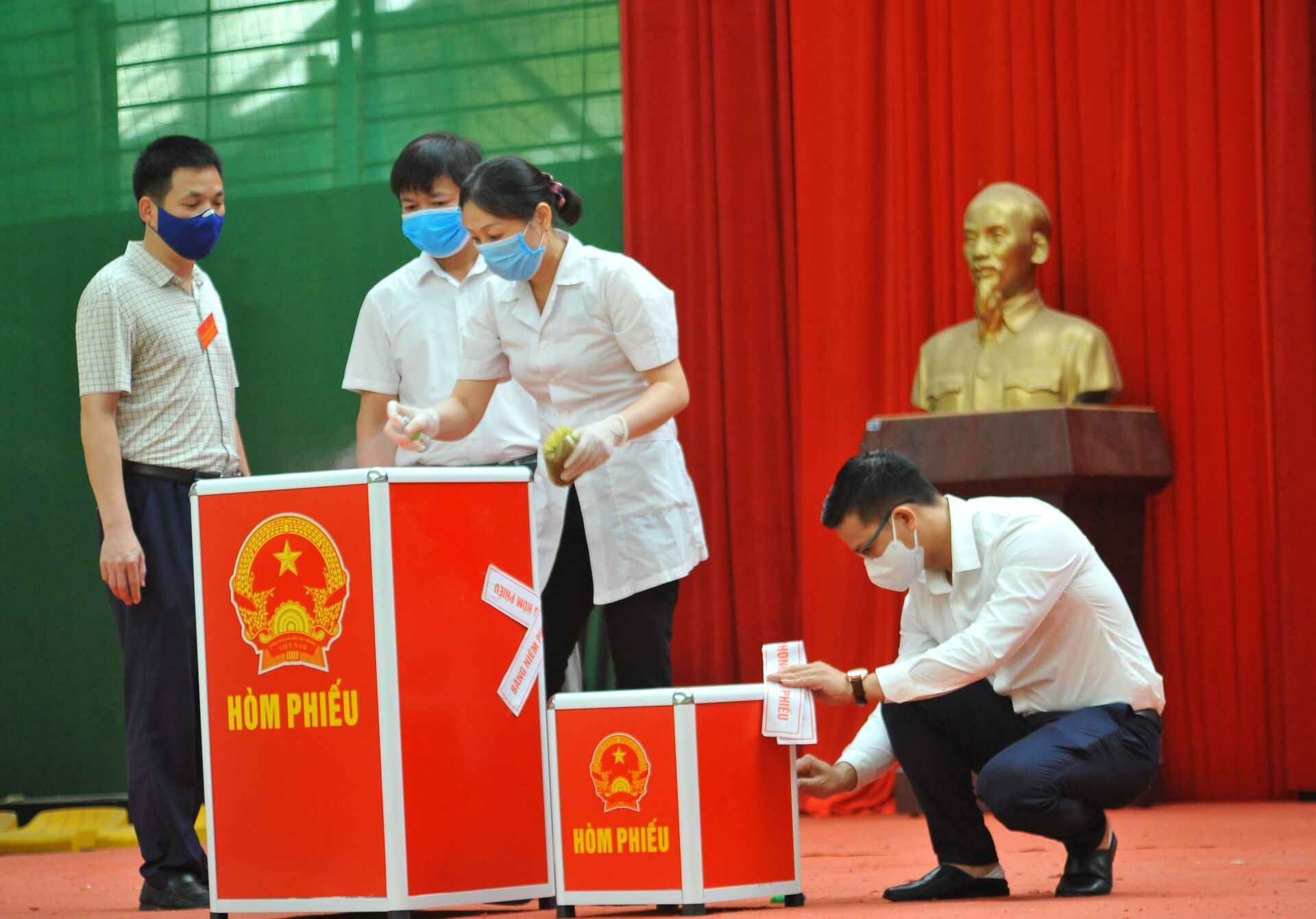 Hơn 3.200 cử tri bỏ phiếu sớm ở tâm dịch Bắc Ninh - Sputnik Việt Nam, 1920, 22.05.2021