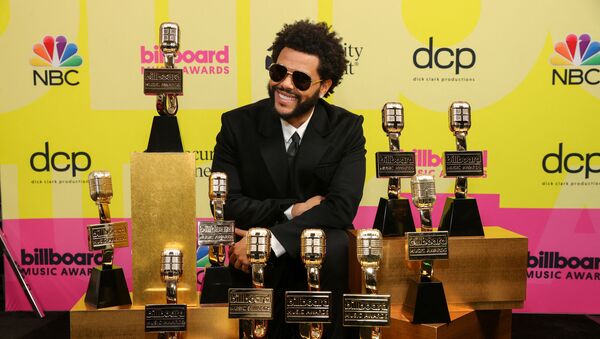 The Weeknd tại Lễ trao giải Billboard Music năm 2021 ở Los Angeles, California. - Sputnik Việt Nam