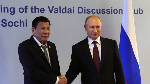 Tổng thống Nga Vladimir Putin và Tổng thống Philippines Rodrigo Roa Duterte. - Sputnik Việt Nam
