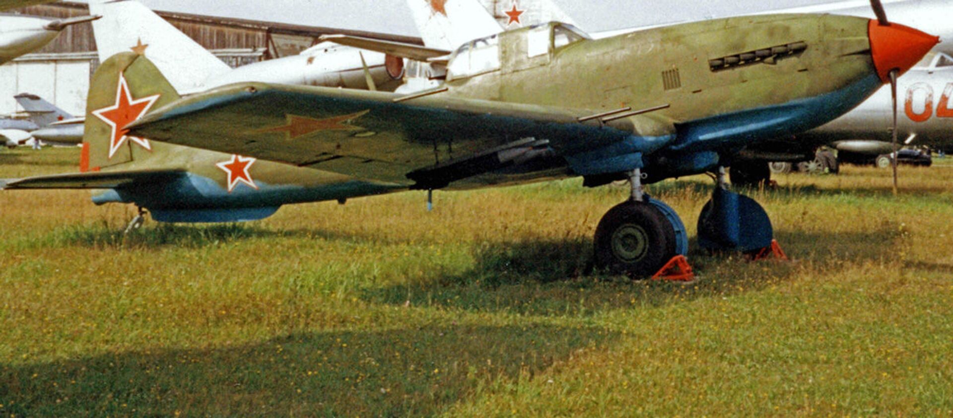 Chiếc máy bay Xô-viết Il-10M. - Sputnik Việt Nam, 1920, 02.06.2021