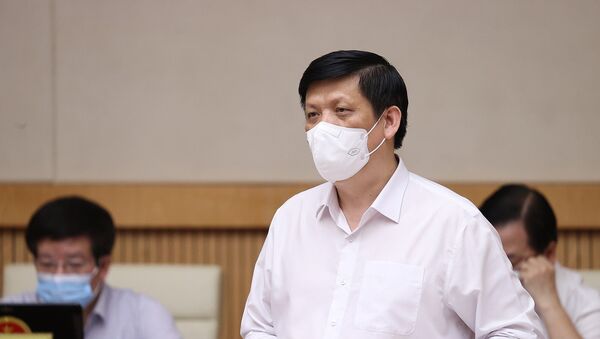 Bộ trưởng Bộ Y tế Nguyễn Thanh Long báo cáo công tác phòng, chống dịch COVID-19. - Sputnik Việt Nam