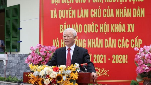 Tổng Bí thư Nguyễn Phú Trọng bỏ phiếu bầu ĐBQH và HĐND các cấp tại phường Nguyễn Du - Sputnik Việt Nam