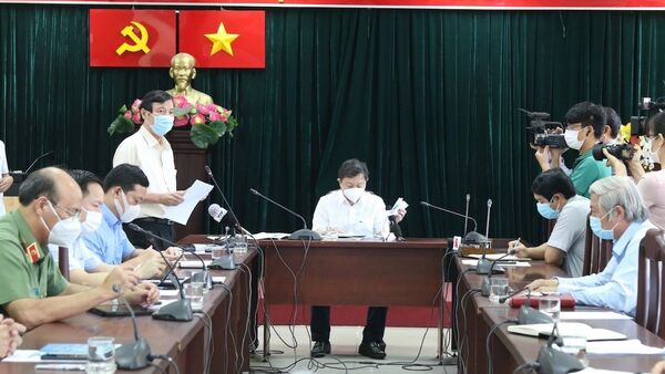 Lãnh đạo Thành phố Hồ Chí Minh kiểm tra phòng, chống dịch COVID-19 tại quận Gò Vấp. - Sputnik Việt Nam