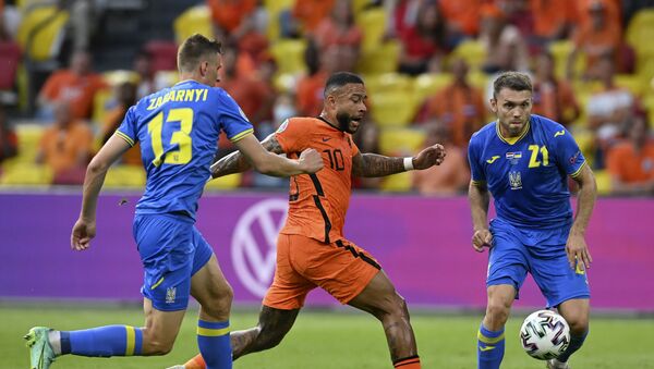 Trận đấu giữa đội tuyển Hà Lan và Ukraina tại Euro 2020 - Sputnik Việt Nam
