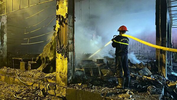 Một phòng trà ở thành phố Vinh cháy dữ dội khiến 6 người thiệt mạng - Sputnik Việt Nam