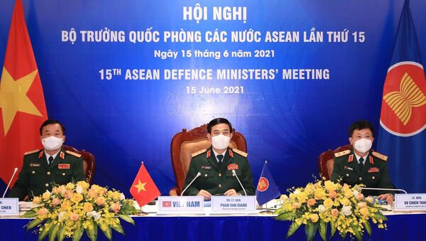 Thượng tướng Phan Văn Giang, Bộ trưởng Bộ Quốc phòng tham dự Hội nghị Bộ trưởng Quốc phòng các nước ASEAN lần thứ 15 - Sputnik Việt Nam
