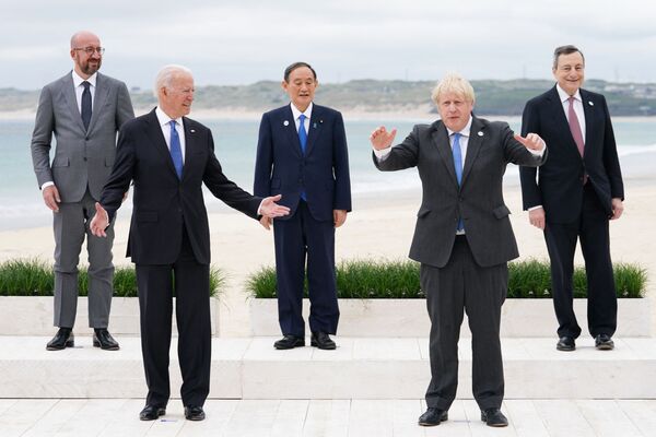 Lãnh đạo các nước Hội nghị Thượng đỉnh G7 chụp ảnh chung tại Cornwall. - Sputnik Việt Nam