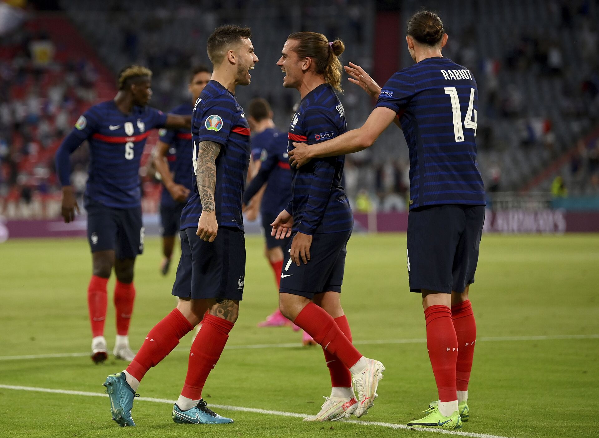 Đội tuyển Pháp thắng đội tuyển Đức trong vòng bảng EURO 2020 với tỷ số 1:0 - Sputnik Việt Nam, 1920, 16.06.2021
