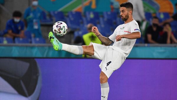 Hậu vệ cánh người Ý Leonardo Spinazzola trong trận đấu tại UEFA EURO 2020. - Sputnik Việt Nam