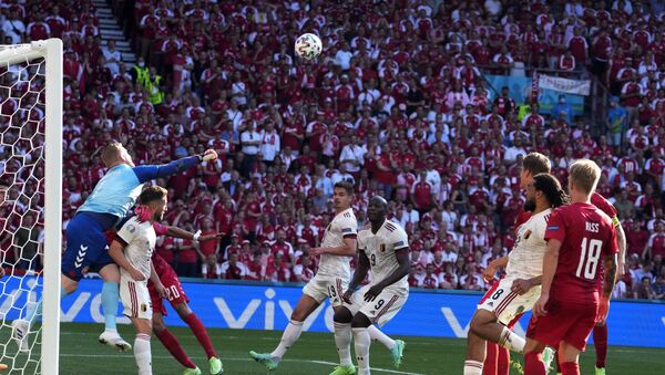 Trận đấu vòng bảng của Giải Vô địch Bóng đá châu Âu EURO 2020 giữa đội tuyển Đan Mạch và đội tuyển Bỉ. - Sputnik Việt Nam