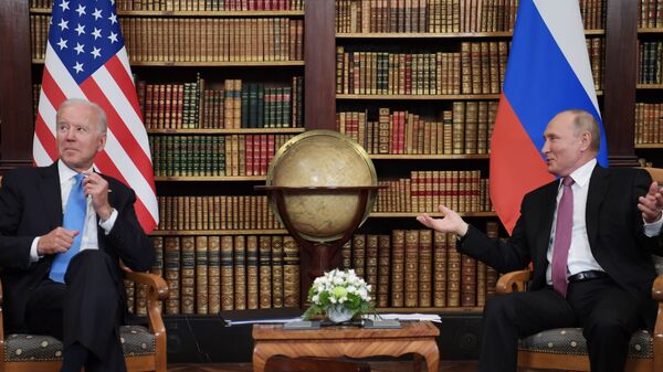 Tổng thống Nga Vladimir Putin và Tổng thống Mỹ Joe Biden gặp gỡ tại Geneva - Sputnik Việt Nam