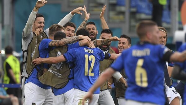 Trận đấu vòng bảng của Giải Vô địch Bóng đá châu Âu EURO 2020 giữa đội tuyển Ý và đội tuyển Xứ Wales - Sputnik Việt Nam