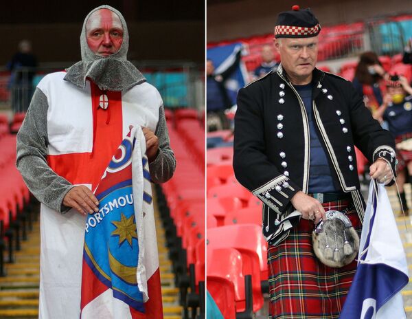 Người hâm mộ Anh (trái) và Scotland trước trận đấu EURO 2020 giữa đội Anh và đội Scotland ở London - Sputnik Việt Nam