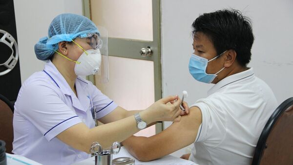Tiêm vaccine phòng COVID-19 các nhà báo, phóng viên các cơ quan báo chí Thành phố và Trung ương. - Sputnik Việt Nam