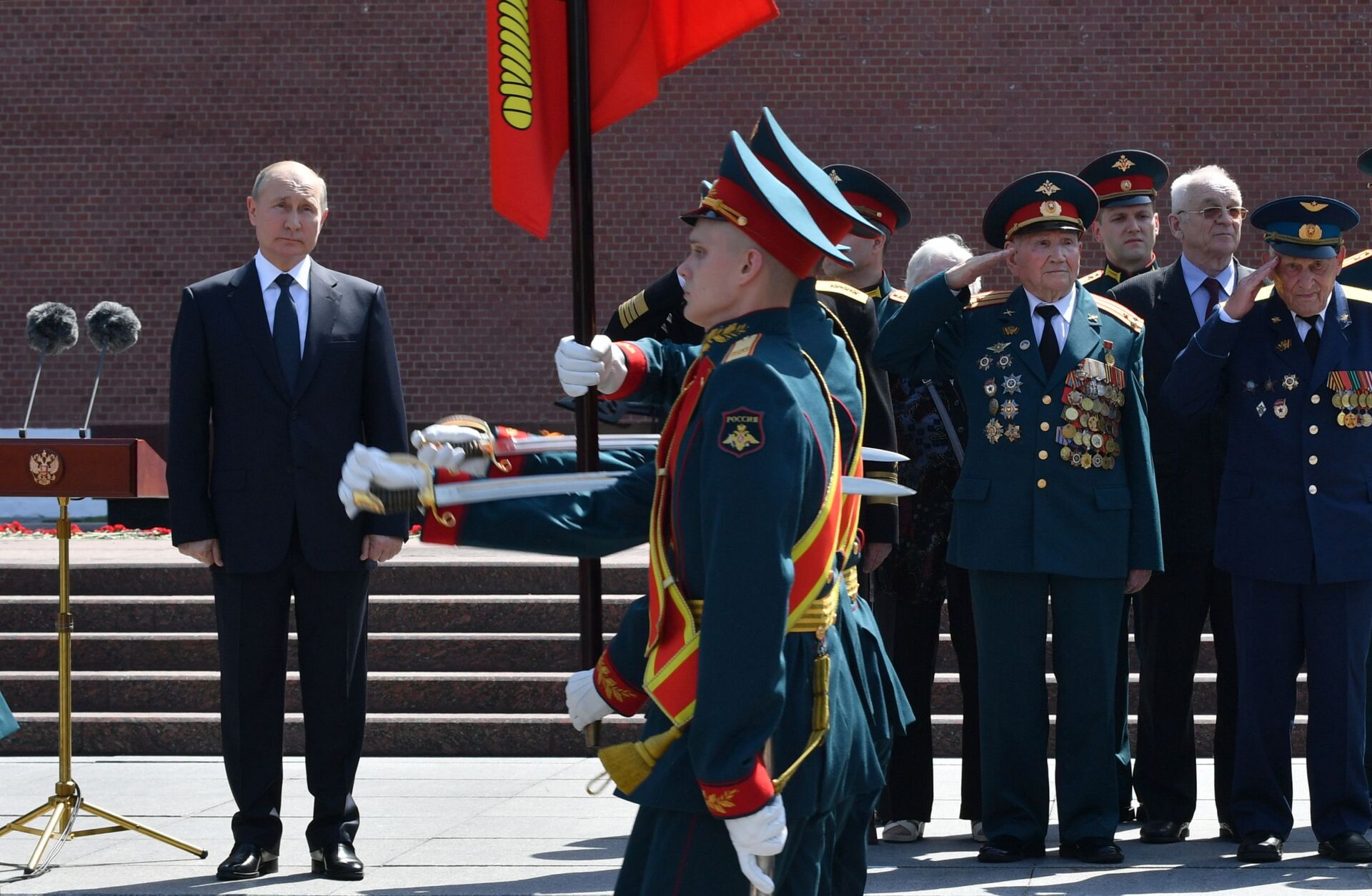 Putin: Người dân Nga sẽ làm mọi thứ để đưa đất nước trở thành cường quốc - Sputnik Việt Nam, 1920, 22.06.2021