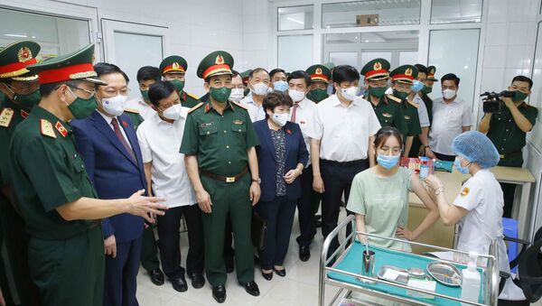 Chủ tịch Quốc hội Vương Đình Huệ thăm, làm việc tại Học viện Quân y - Sputnik Việt Nam