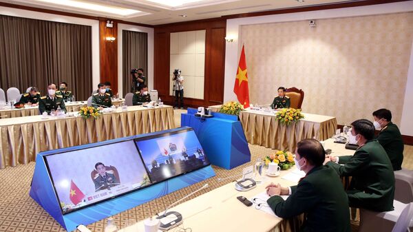 Thượng tướng Phan Văn Giang, Ủy viên Bộ Chính trị, Phó Bí thư Quân ủy Trung ương, Bộ trưởng Bộ Quốc phòng tham dự và phát biểu tại hội nghị trực tuyến An ninh Quốc tế Moscow (Liên Bang Nga) lần thứ 9. - Sputnik Việt Nam