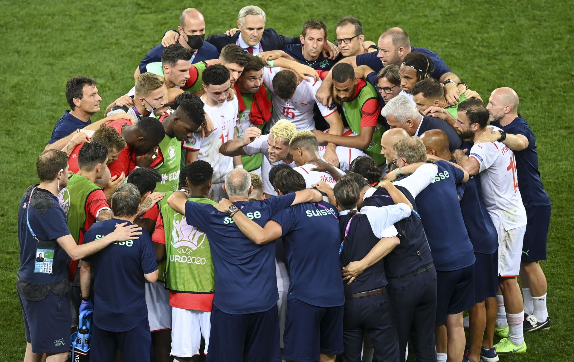 Đội Thụy Sĩ thắng đội Pháp sau loạt đá penalty và tiến vào tứ kết EURO 2020 - Sputnik Việt Nam, 1920, 29.06.2021