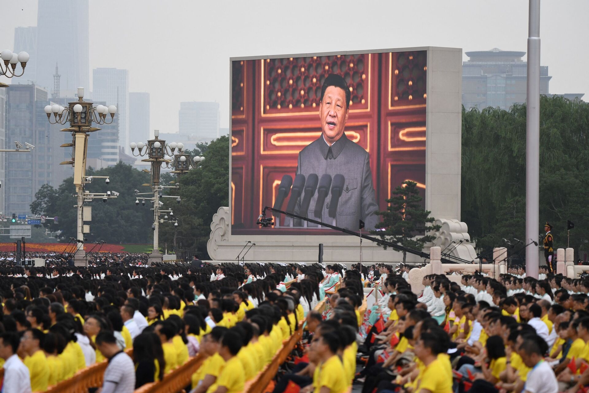 Phát sóng bài phát biểu của ông Tập Cận Bình tại lễ kỷ niệm 100 năm ngày thành lập Đảng cộng sản Trung Quốc ở Quảng trường Thiên An Môn, Bắc Kinh - Sputnik Việt Nam, 1920, 19.11.2021