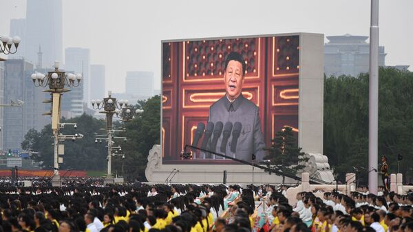 Phát sóng bài phát biểu của ông Tập Cận Bình tại lễ kỷ niệm 100 năm ngày thành lập Đảng cộng sản Trung Quốc ở Quảng trường Thiên An Môn, Bắc Kinh - Sputnik Việt Nam
