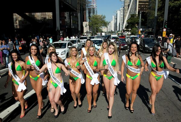Thí sinh cuộc thi Miss BumBum Brazil ở Sao Paulo, Brazil - Sputnik Việt Nam