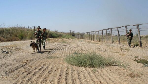 Lính biên phòng tuần tra biên giới Tajik-Afghanistan ở Tajikistan - Sputnik Việt Nam