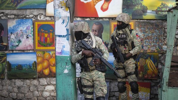 Các binh sĩ tuần tra Petion Ville, khu vực nơi cố Tổng thống Haiti Jovenel Moise sinh sống, ở Port-au-Prince, Haiti - Sputnik Việt Nam