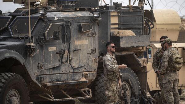 Quân đội Mỹ gần mỏ dầu Omar ở tỉnh Deir ez-Zor của Syria - Sputnik Việt Nam