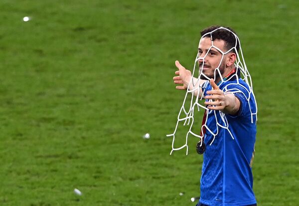 Cầu thủ ĐT Ý Alessandro Florenzi sau chiến thắng của đội tại Euro 2020 - Sputnik Việt Nam