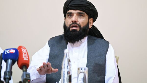 Đại diện phái đoàn của văn phòng chính trị của Taliban Mohammad Sohail Shahin tại một cuộc họp báo ở Moscow - Sputnik Việt Nam