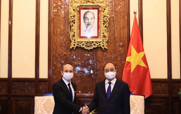 Chủ tịch nước Nguyễn Xuân Phúc tiếp Đại sứ Thái Lan tại Việt Nam đến trình Quốc thư - Sputnik Việt Nam